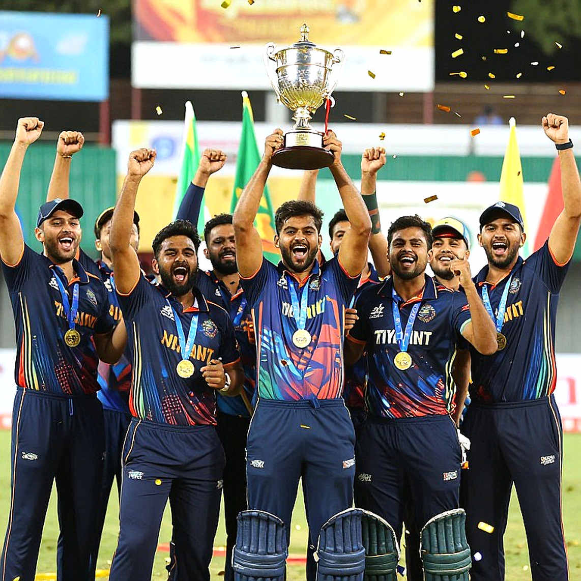 স্কোরকার্ড সত্য, শিরোনাম মিথ্যা: একটি ক্রিকেট ম্যাচ রিপোর্টের নথি-তদন্ত