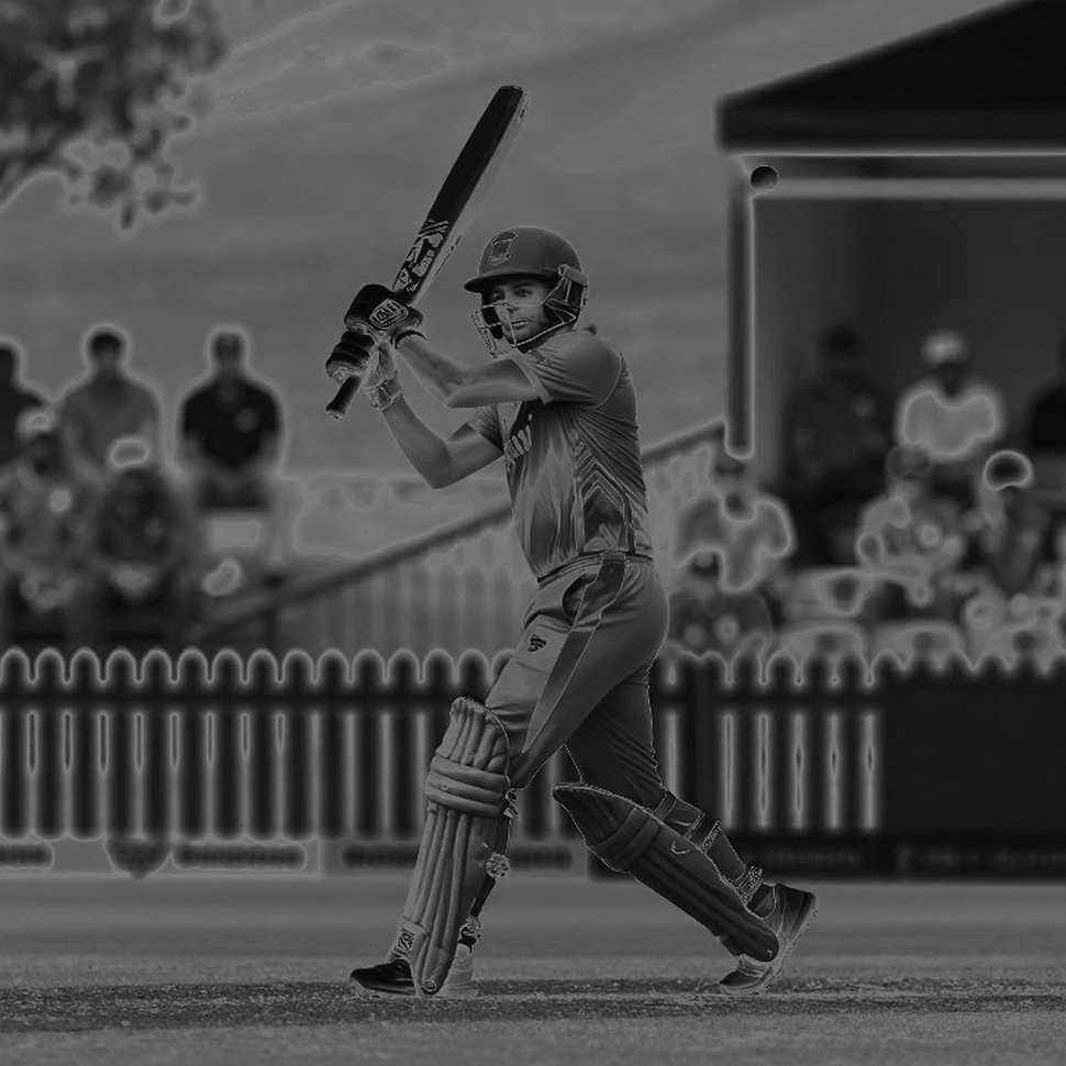 The Dew Myth: What the Real Variable Is Under Dubai's Floodlights