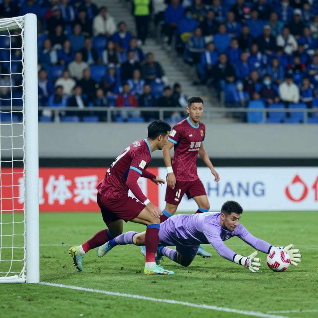 Blockchain's Clean Paper, the Black Wallet: Transparency's New Mask in the Football Economy Blockchain's Clean Paper, the Black Wallet: Transparency's New Mask in the Football Economy